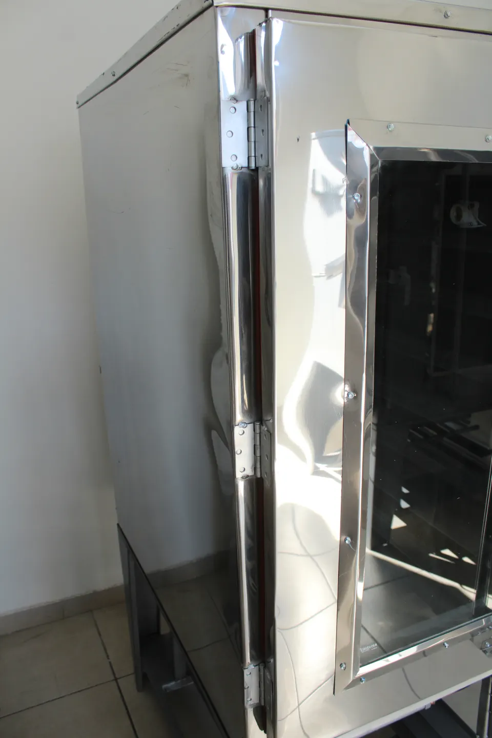 Horno de 10 charolas en acero inoxidable con panel