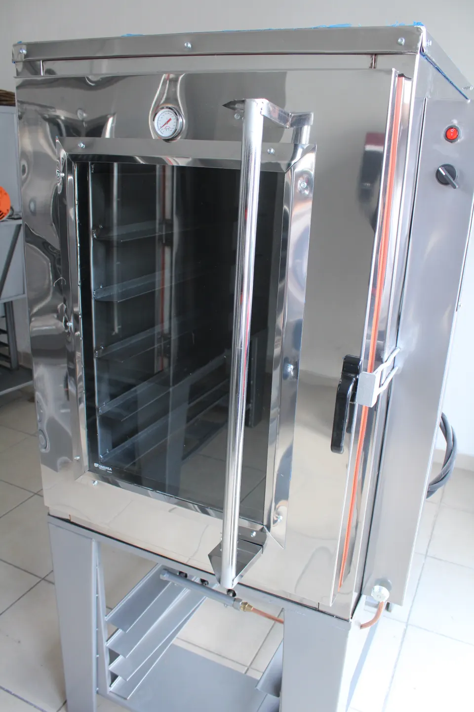 Horno de 6 charolas en acero inoxidable