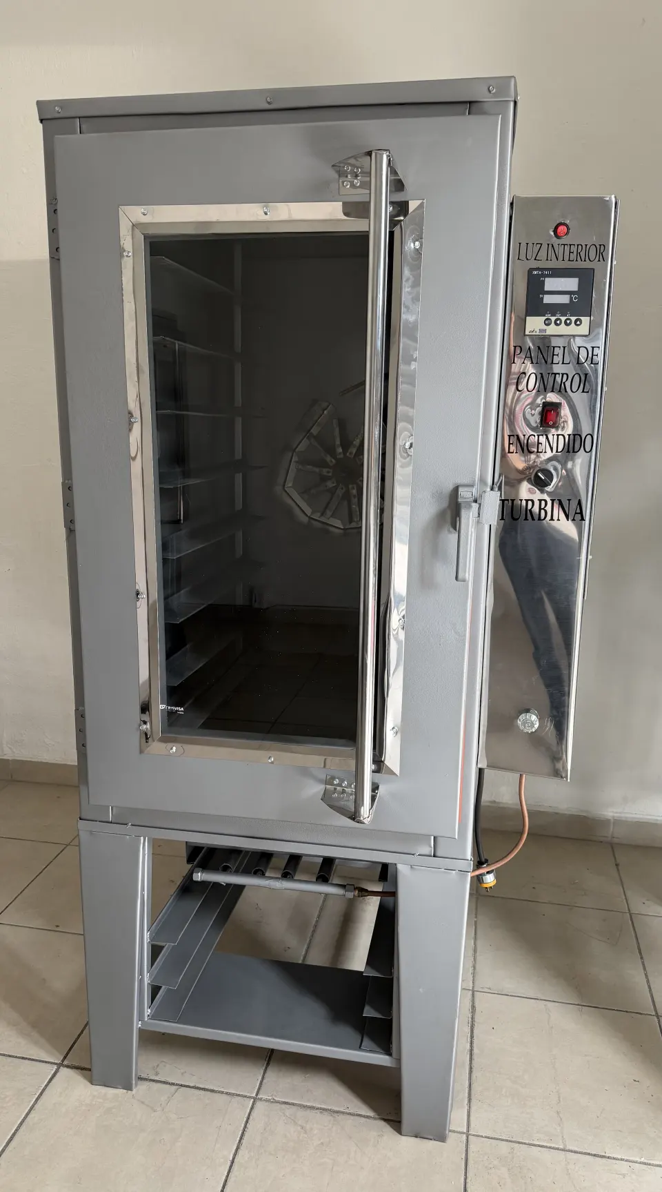 Horno de 8 charolas en lámina con panel
